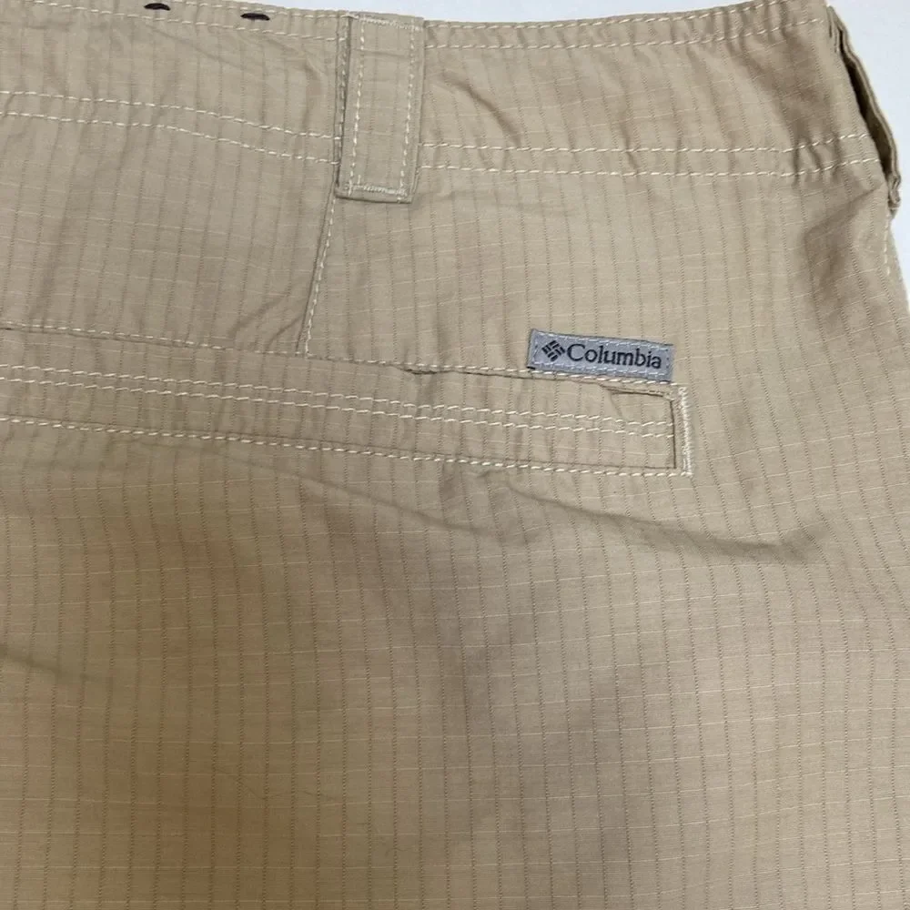 Columbia Tan Cargo Shorts Lightweight Casual Wear